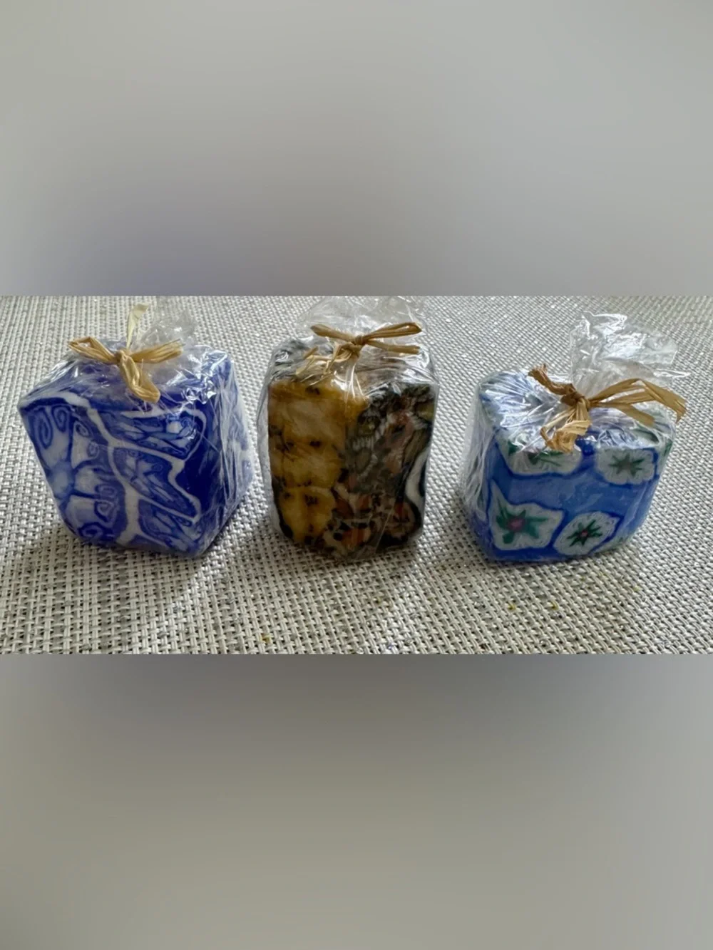 Elegant miniature candles. A set of three candles. Thanks to their unique design